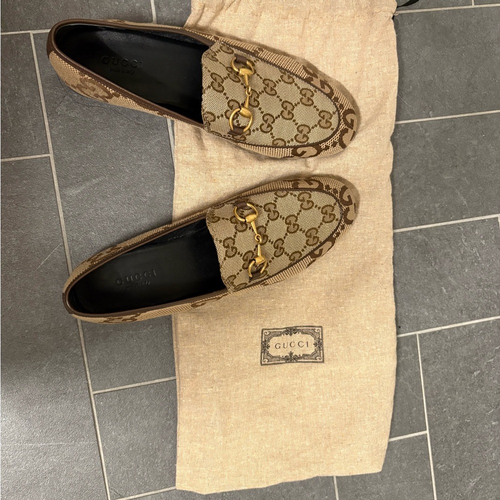 Gucci Women's Brown Loafers with Gold Accents - Picture 3 of 3